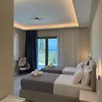 Seaforest Villa, Grand New! 2 Km From *