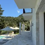 Seaforest Villa, Grand New! 2 Km From 빌라 Corfu (city)