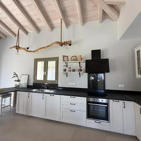 Seaforest Villa, Grand New! 2 Km From Вилла