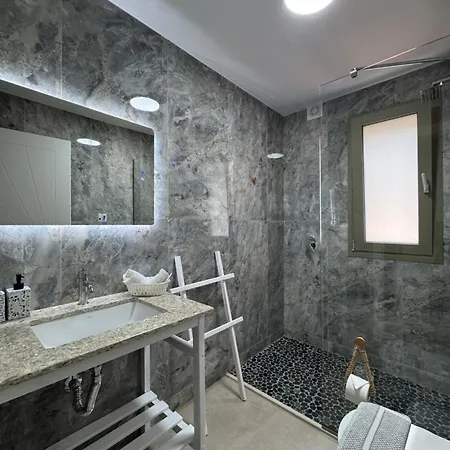 Villa Seaforest Villa, Grand New! 2 Km From