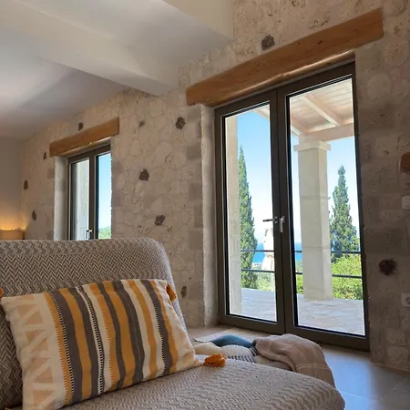 Seaforest Villa, Grand New! 2 Km From